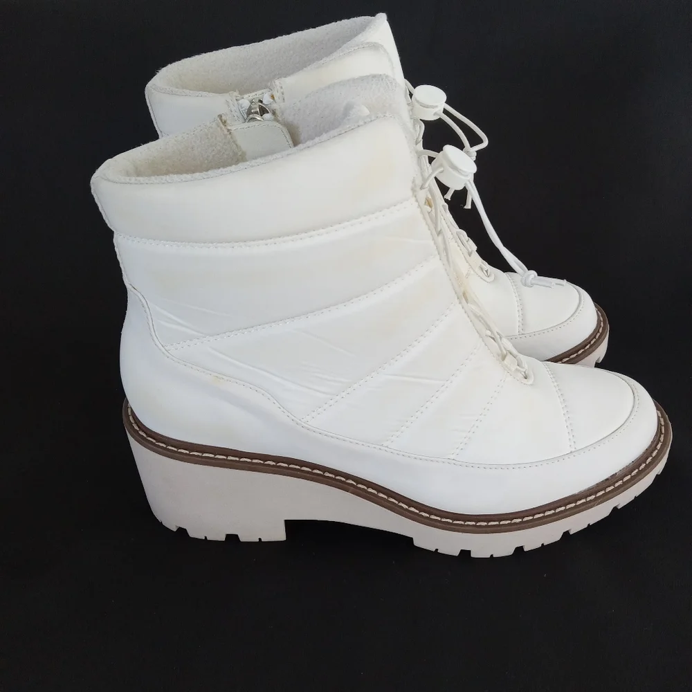 BLONDO Daisy Waterproof Lug Sole Boot In White Nylon Women's Size 8M